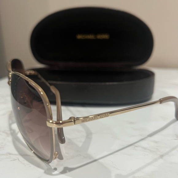 MICHAEL KORS SICILY M204S SUNGLASSES - Picture 3 of 4